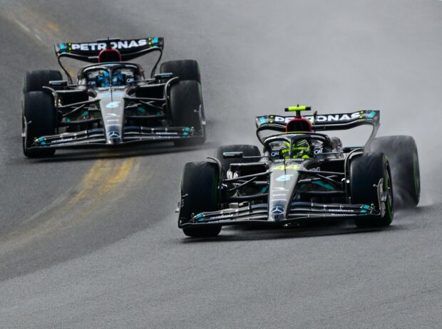 Titel-Bild zur News: Lewis Hamilton vor seinem Mercedes-Teamkollegen George Russell beim Formel-1-Qualifying 2023 in Spa