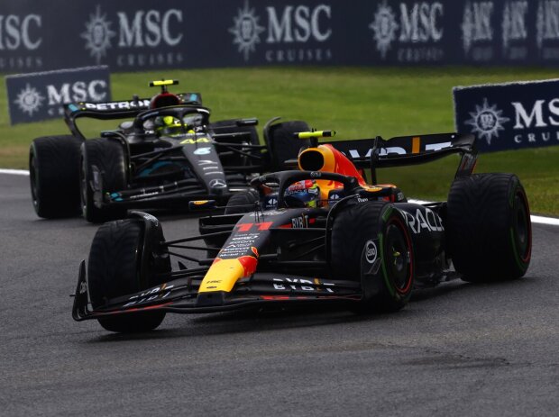 Titel-Bild zur News: Sergio Perez und Lewis Hamilton beim Formel-1-Sprint in Belgien 2023