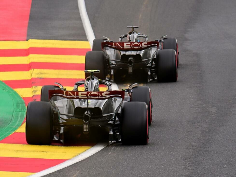 George Russell vor Lewis Hamilton im Sprint-Shootout beim Formel-1-Rennen in Belgien 2023