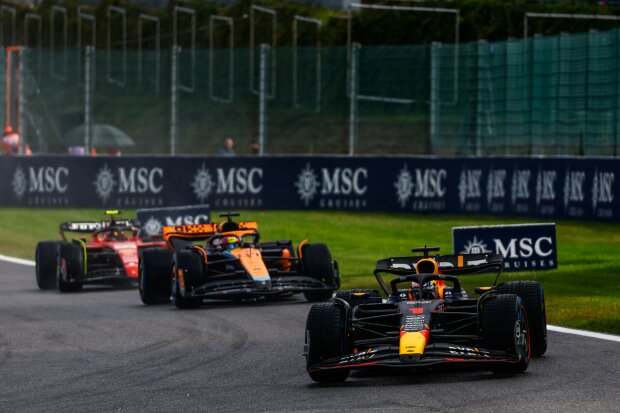 Max Verstappen Oscar Piastri Carlos Sainz Ferrari Ferrari F1Red Bull Red Bull F1McLaren McLaren F1 ~Max Verstappen (Red Bull), Oscar Piastri (McLaren) und Carlos Sainz (Ferrari) ~ 