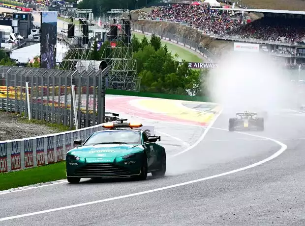 Titel-Bild zur News: Max Verstappen (Red Bull RB19) beim Formel-1-Sprint in Belgien 2023
