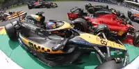 Oscar Piastri im McLaren MCL60 kollidiert mit Carlos Sainz im Ferrari SF-23 beim Start zum Formel-1-Rennen in Spa 2023