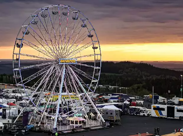 Ravenol-Riesenrad im Fahrerlager der 24h Nürburgring Titel-Bild zur News: Ravenol-Riesenrad im Fahrerlager der 24h Nürburgring