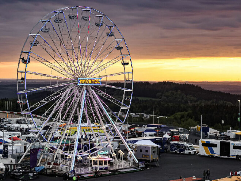 Ravenol-Riesenrad im Fahrerlager der 24h Nürburgring