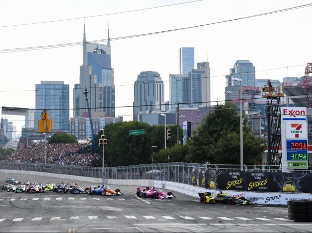 Start zum IndyCar-Rennen auf dem Stadtkurs in Nashville 2021 Start zum IndyCar-Rennen auf dem Stadtkurs in Nashville 2021