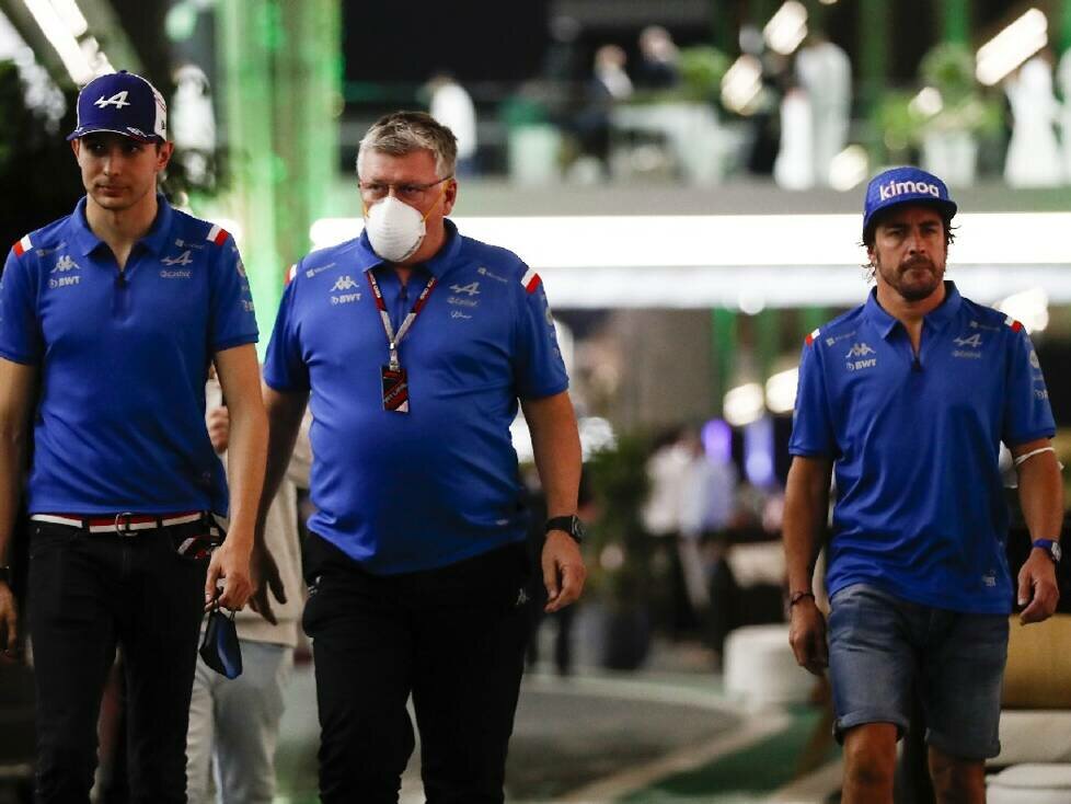 Esteban Ocon, Otmar Szafnauer und Fernando Alonso