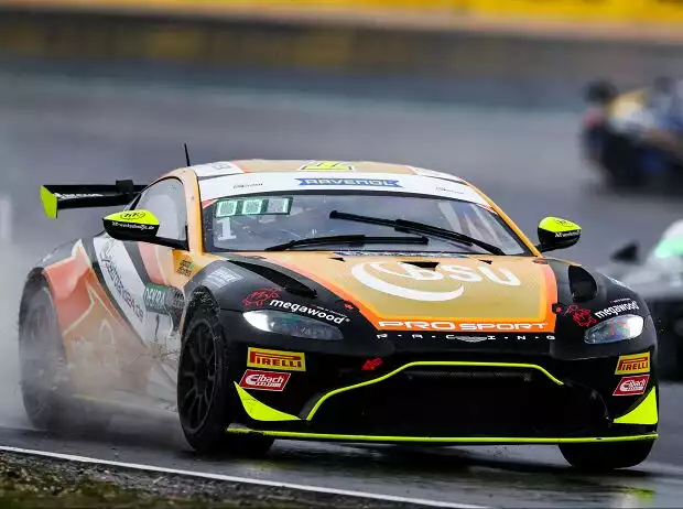 Hugo Sasse und Mike David Ortman siegten am Sonntag auf dem Nürburgring Titel-Bild zur News: Hugo Sasse und Mike David Ortman siegten am Sonntag auf dem Nürburgring