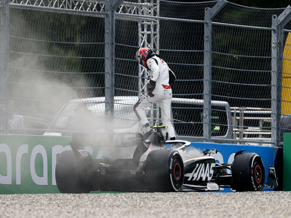 Nico Hülkenberg (Haas VF-23) scheidet beim Formel-1-Rennen in Österreich 2023 aus