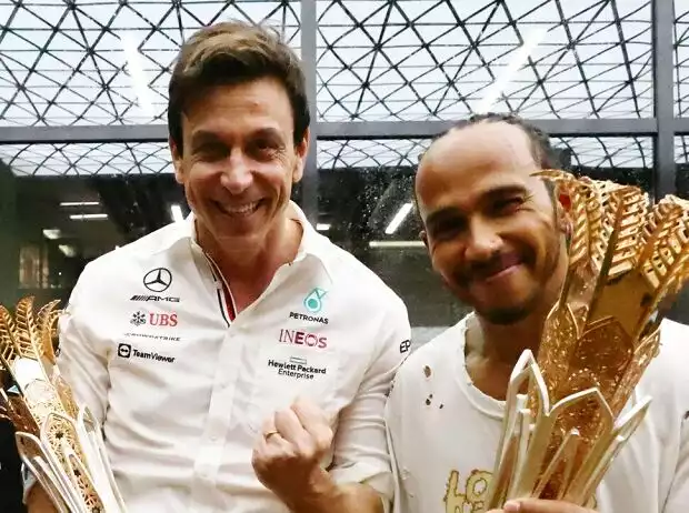 Valtteri Bottas, Toto Wolff, Lewis Hamilton Titel-Bild zur News: Valtteri Bottas, Toto Wolff, Lewis Hamilton