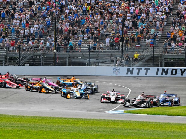Titel-Bild zur News: Start zum Grand Prix von Indianapolis der IndyCar-Saison 2023