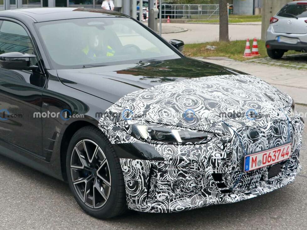 BMW i4 mit Facelift als Erlkönig