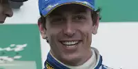 Toto Wolff auf dem Podium bei einem Autorennen