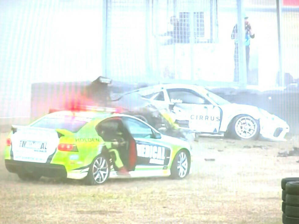 Unfall in der Porsche Michelin Sprint Challenge auf dem Queensland Raceway