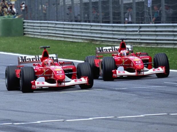 Michael Schumacher und Rubens Barrichello beim Formel-1-Rennen in Spielberg 2002 Michael Schumacher und Rubens Barrichello beim Formel-1-Rennen in Spielberg 2002