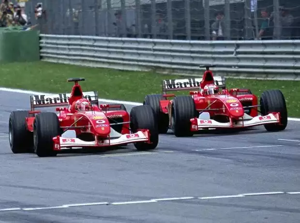 Michael Schumacher und Rubens Barrichello beim Formel-1-Rennen in Spielberg 2002 Titel-Bild zur News: Michael Schumacher und Rubens Barrichello beim Formel-1-Rennen in Spielberg 2002