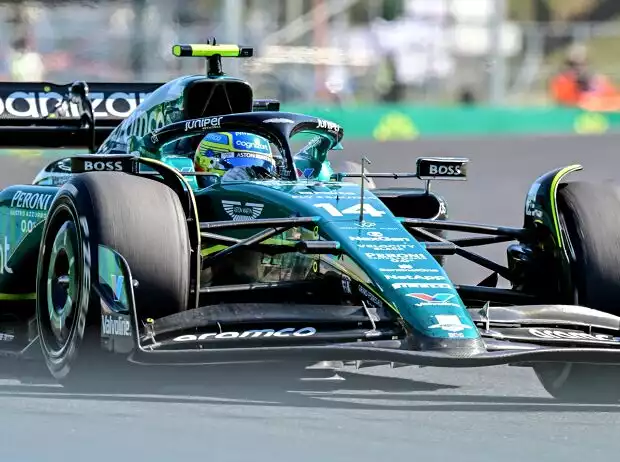 Fernando Alonso im Aston Martin AMR23 beim Formel-1-Rennen in Ungarn 2023 Titel-Bild zur News: Fernando Alonso im Aston Martin AMR23 beim Formel-1-Rennen in Ungarn 2023