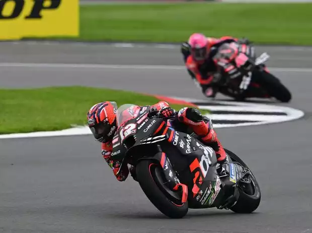Maverick Vinales, Aleix Espargaro Titel-Bild zur News: Maverick Vinales, Aleix Espargaro