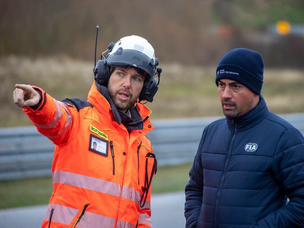 Dromo-Chef Jarno Zaffelli mit FIA-Rennleiter Michael Masi bei den Bauarbeiten in Zandvoort 2019/2020