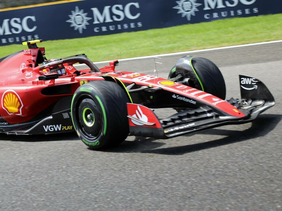 Carlos Sainz im Ferrari SF-23 beim Formel-1-Rennen in Belgien 2023