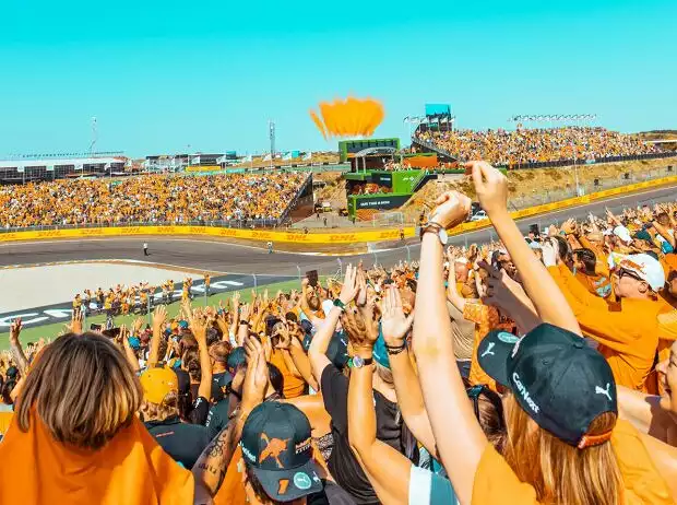 Atmosphäre auf den Tribünen beim Großen Preis der Niederlande Titel-Bild zur News: Atmosphäre auf den Tribünen beim Großen Preis der Niederlande