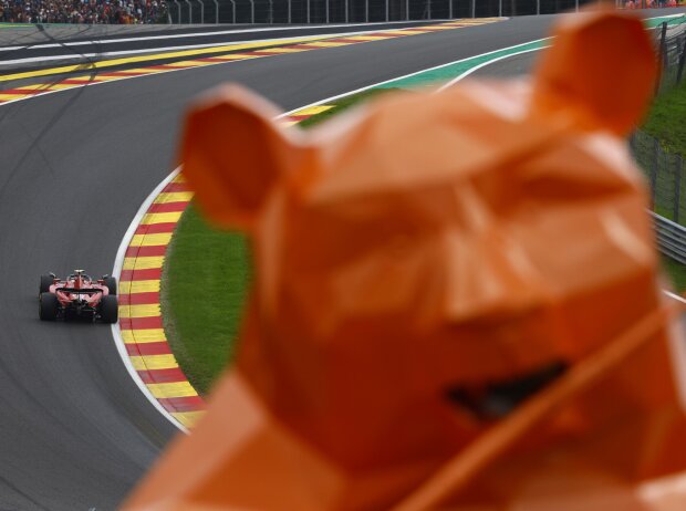 Titel-Bild zur News: Carlos Sainz (Ferrari SF-23) beim Formel-1-Rennen in Spa 2023