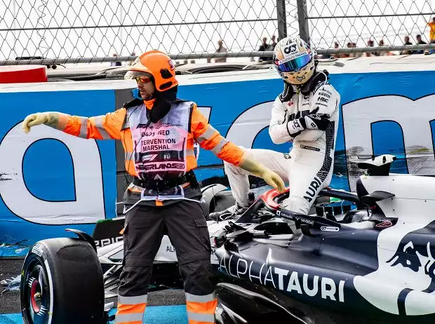 Daniel Ricciardo nach dem Unfall im Training zum Formel-1-Rennen in Zandvoort 2023 Titel-Bild zur News: Daniel Ricciardo nach dem Unfall im Training zum Formel-1-Rennen in Zandvoort 2023
