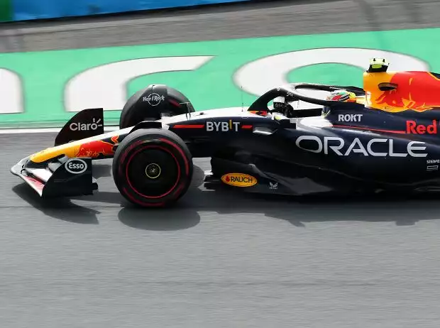 Sergio Perez im Red Bull RB19 beim Formel-1-Rennen in Zandvoort 2023 Titel-Bild zur News: Sergio Perez im Red Bull RB19 beim Formel-1-Rennen in Zandvoort 2023