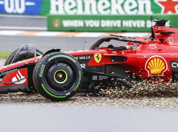 Titel-Bild zur News: Charles Leclerc im Ferrari SF-23 im Kiesbett bei Kurve 1 in Zandvoort 2023