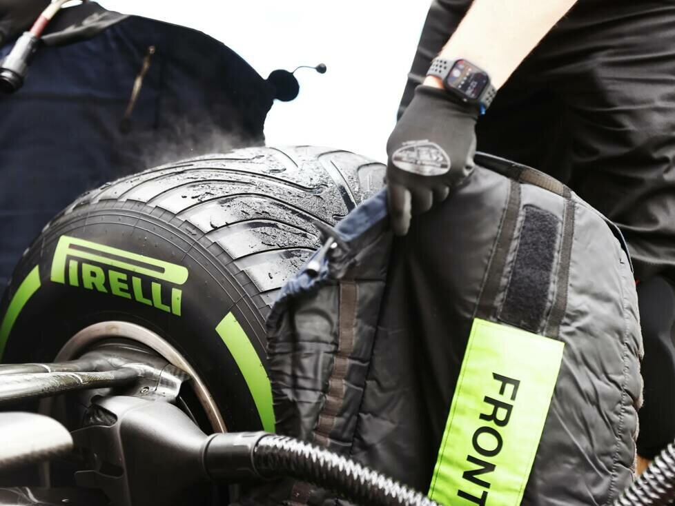 Pirelli-Intermediate mit Heizdecken