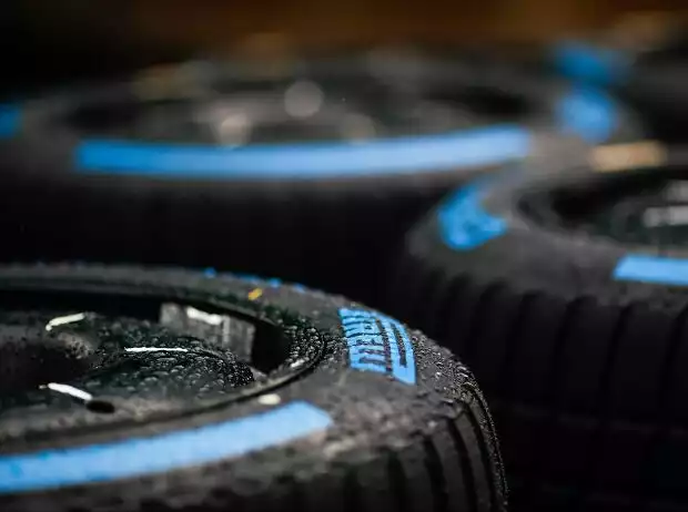 Pirelli-Full-Wet-Regenreifen Titel-Bild zur News: Pirelli-Full-Wet-Regenreifen