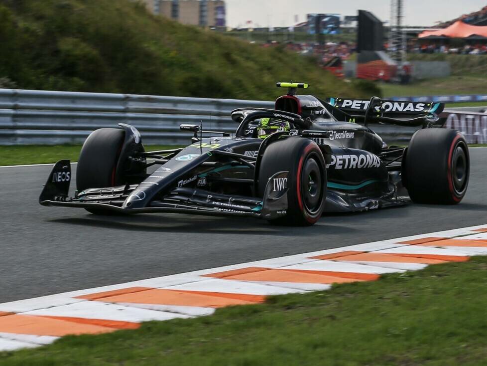 Lewis Hamilton im Mercedes W14 beim Formel-1-Rennen in Zandvoort 2023