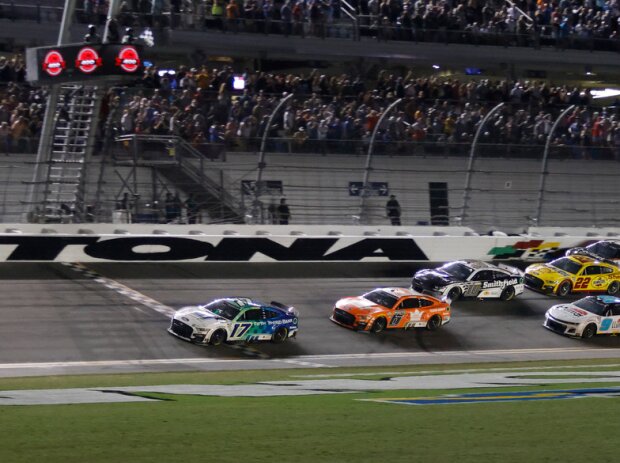 1. Chris Buescher, 2. Brad Keselowski 1. Chris Buescher, 2. Brad Keselowski