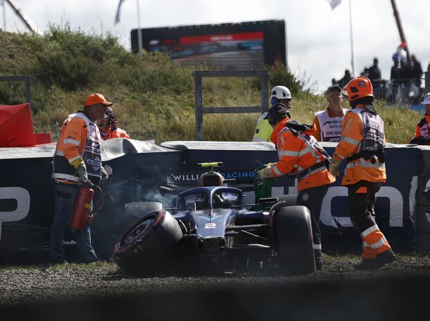 Logan Sargeant (Williams) verunfallt im Qualifying zum Formel-1-Rennen in Zandvoort 2023