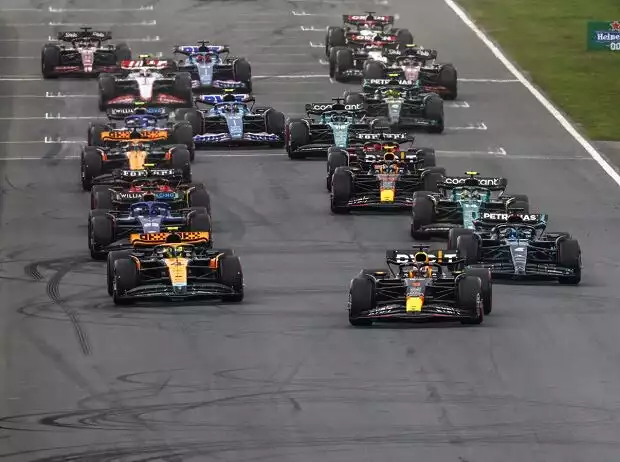 Die Startphase beim Niederlande-Grand-Prix der Formel 1 2023 in Zandvoort Titel-Bild zur News: Die Startphase beim Niederlande-Grand-Prix der Formel 1 2023 in Zandvoort
