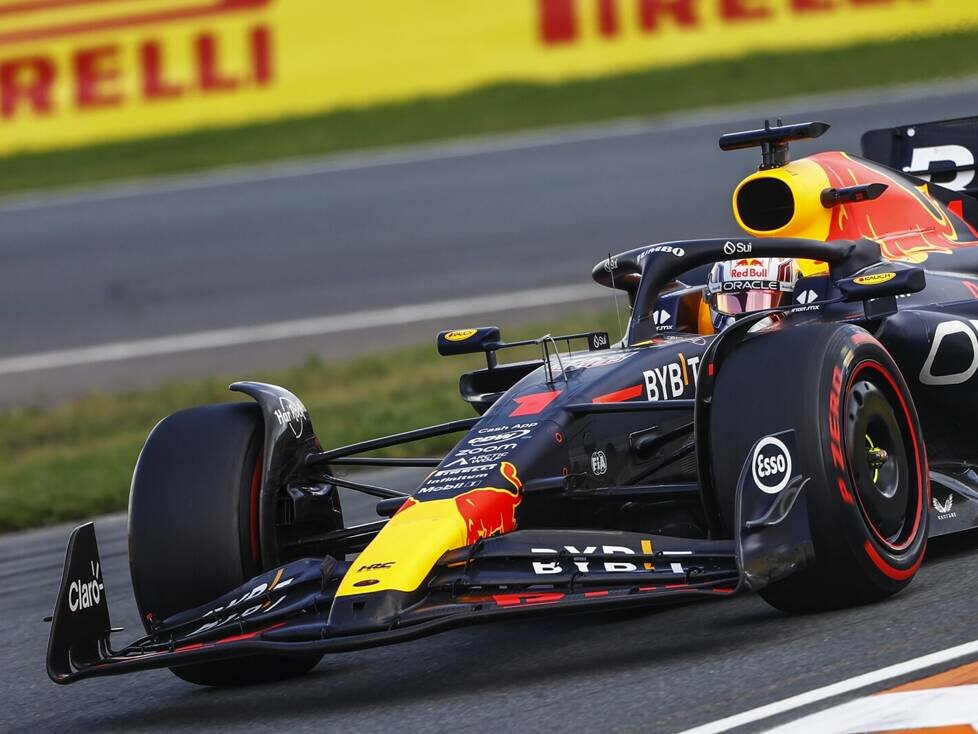 Max Verstappen im Red Bull RB19 beim Formel-1-Rennen in Zandvoort 2023