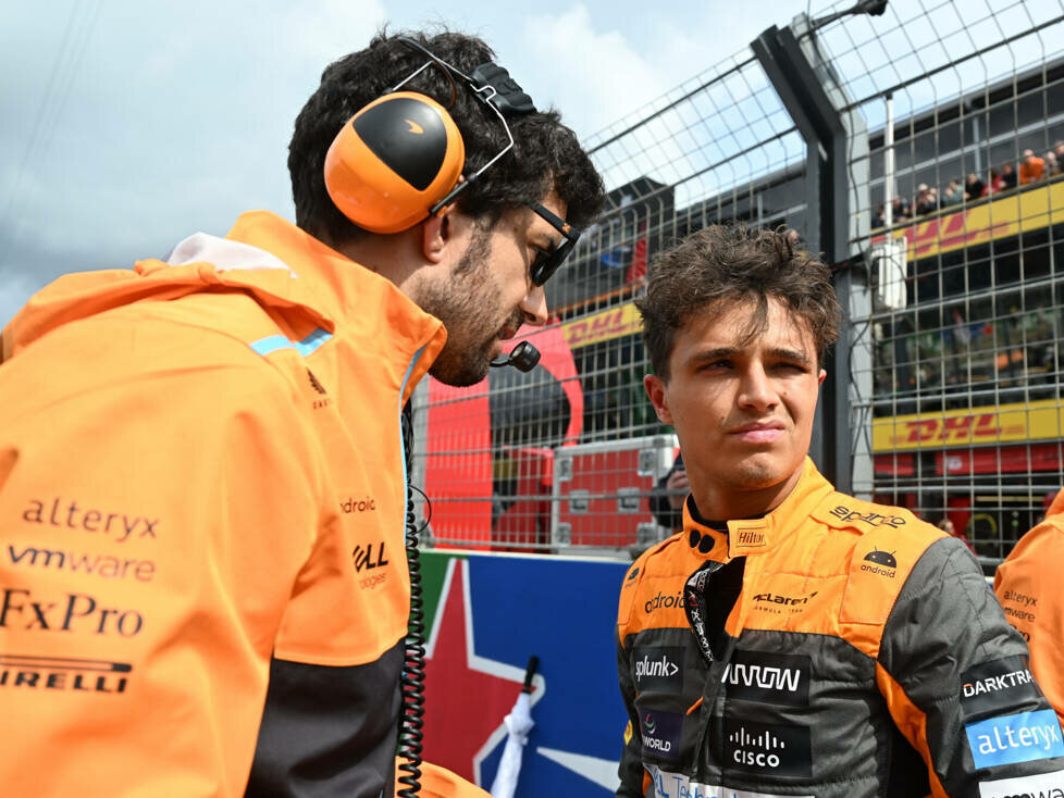 Lando Norris im Gespräch mit seinem Renningenieur Jose Manuel Lopez