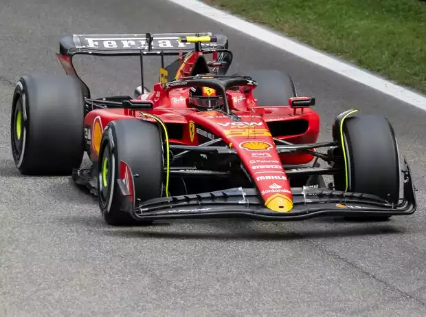 Carlos Sainz im Ferrari SF-23 beim Formel-1-Rennen in Monza 2023 Titel-Bild zur News: Carlos Sainz im Ferrari SF-23 beim Formel-1-Rennen in Monza 2023