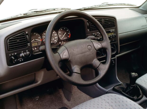 Cockpit des VW Passat B4 Cockpit des VW Passat B4
