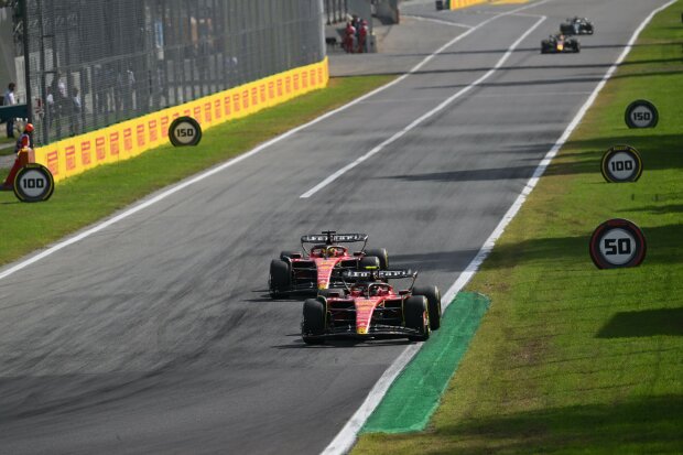 Carlos Sainz Charles Leclerc Ferrari Ferrari F1 ~Carlos Sainz (Ferrari) und Charles Leclerc (Ferrari) ~ 