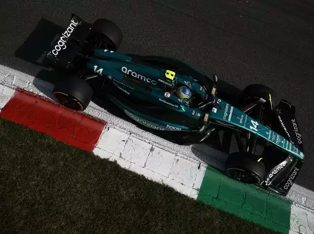 Fernando Alonso im Aston Martin AMR23 beim Formel-1-Rennen in Monza 2023 Titel-Bild zur News: Fernando Alonso im Aston Martin AMR23 beim Formel-1-Rennen in Monza 2023