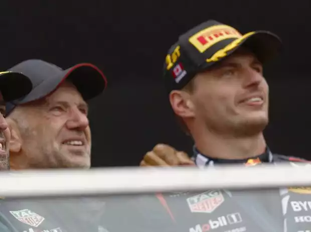 Fernando Alonso, Adrian Newey, Max Verstappen Titel-Bild zur News: Fernando Alonso, Adrian Newey, Max Verstappen
