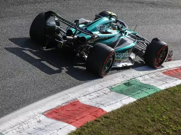 Fernando Alonso im Aston Martin AMR23 beim Formel-1-Rennen in Monza 2023 Titel-Bild zur News: Fernando Alonso im Aston Martin AMR23 beim Formel-1-Rennen in Monza 2023