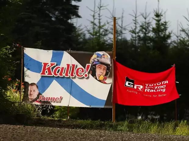 Kalle Rovanperä kann seine Fans in Griechenland wieder unterhalten Titel-Bild zur News: Kalle Rovanperä kann seine Fans in Griechenland wieder unterhalten