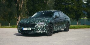 Skoda Superb Limousine (2024) zeigt sich auf offiziellem Teaser