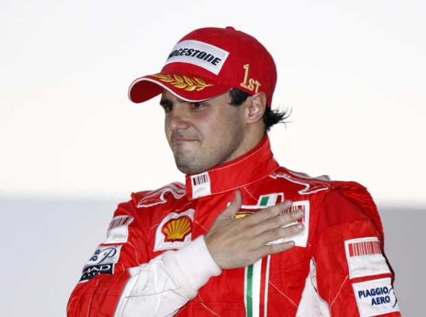 Titel-Bild zur News: Felipe Massa auf dem Formel-1-Podium 2008 in Brasilien