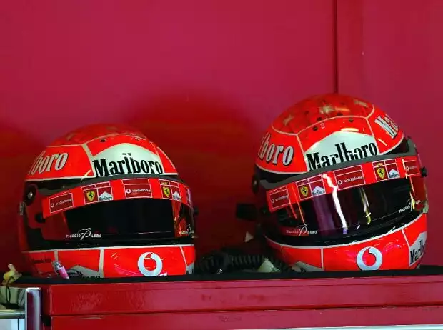 Helme von Michael Schumacher aus der Formel-1-Saison 2003 Titel-Bild zur News: Helme von Michael Schumacher aus der Formel-1-Saison 2003