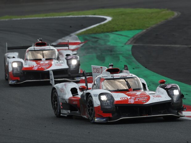 Titel-Bild zur News: Die beiden Toyota-Fahrzeuge erzielten in Fuji einen WEC-Doppelsieg