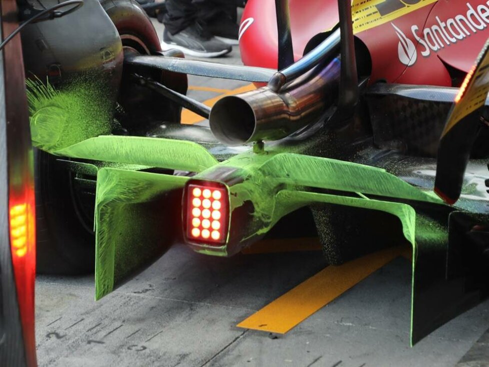 Flow-Vis-Farbe am Diffusor des Ferrari F1-75 aus der Formel-1-Saison 2022