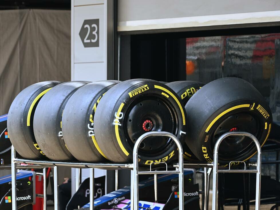 Formel-1-Reifen von Pirelli der Medium-Mischung in der Saison 2023