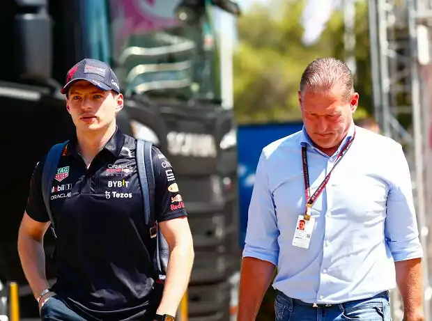 Max Verstappen und Papa Jos Titel-Bild zur News: Max Verstappen und Papa Jos